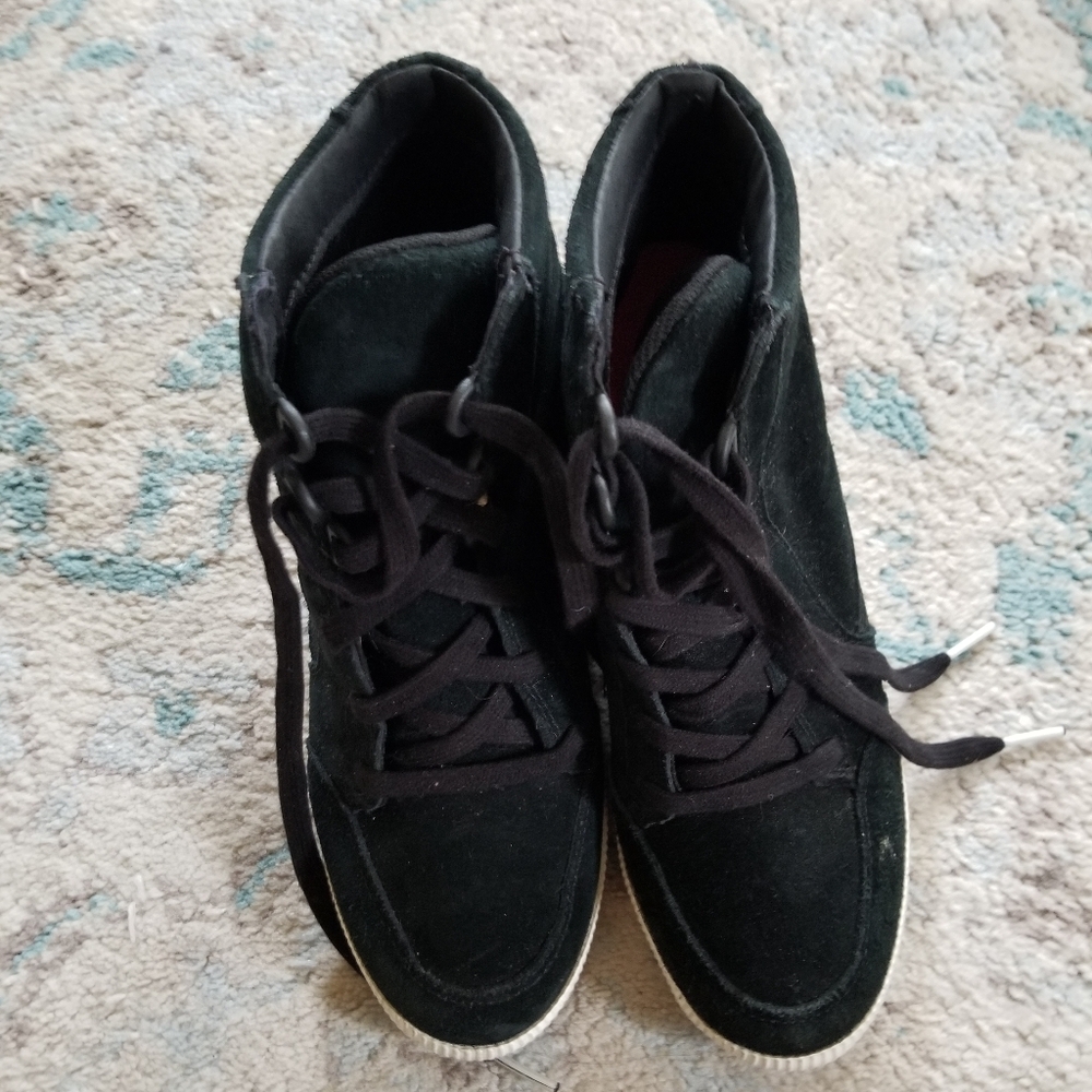 Sorel black and white sneakers